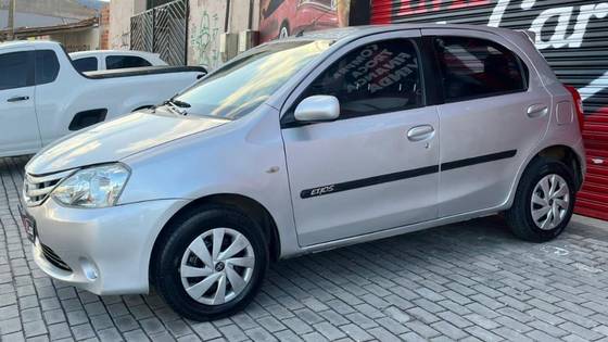 TOYOTA ETIOS 1.3 XS 16V FLEX 4P MANUAL TOYOTA ETIOS 1.3 XS 16V FLEX 4P MANUAL